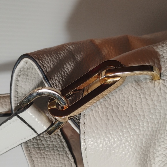 Michael Kors Raven Large Leather Shoulder Bag Creme NWOT - Picture 3 of 13